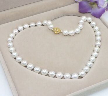 Seplər: 18K qızıl suyuna çəkilmiş və polad bijuteriyalar.Maqazin bağlandığı — 4