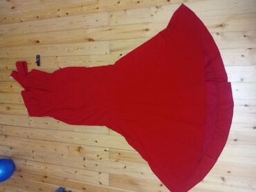 Ziyafət donları: Ziyafətlər və xüsusi tədbirlər üçün nəzərdə tutulmuş boz rəngli qadın — 3