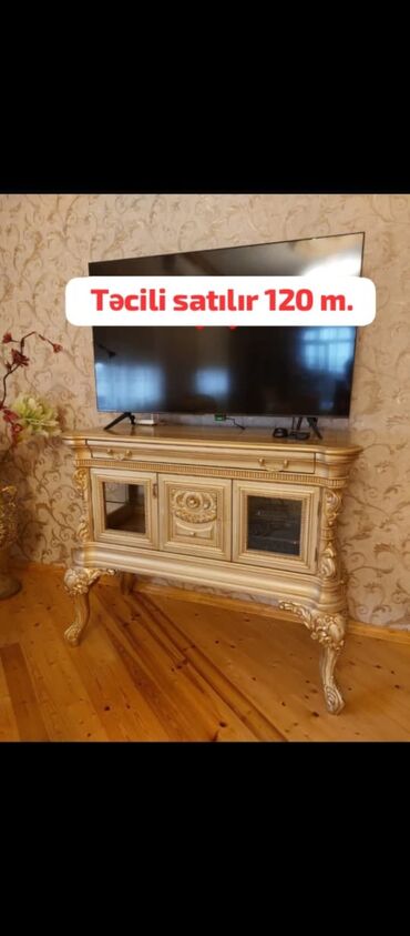 Другая мебель: Gəncə şəhər 
təcili satılır TV altı Türkiyə istehsalı 120 m