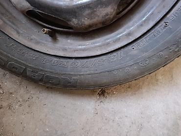 mini v: Шины 185 / 70 / R 14, Зимняя шипованная, Б/у, Пара, Легковые, Roadstone — 5