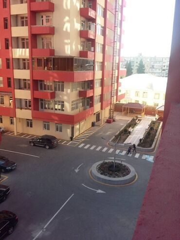 cronos mtk: Neftçilər metrosunun düz yanında yeni tikili binanın 4cü mərtəbəsi