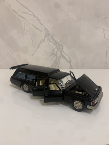 Heykəlciklər: ZİL, 1990 il, 1:43, Dəmir