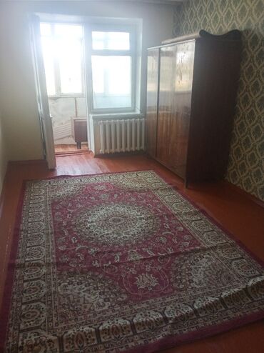 продаю квартиру около ошского рынка: 1 комната, Собственник, Без подселения, С мебелью частично