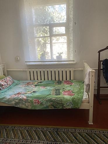раскладная табуретка: Детская кровать с бортиками + прикроватная тумба + трехдверный шкаф — 1