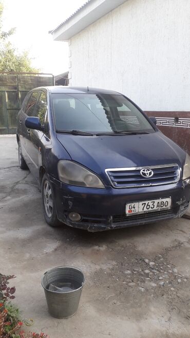 авариные авто: Toyota Avensis Verso: 2002 г., 0.2 - engine capacity л, Механика, Дизель, Вэн/Минивэн