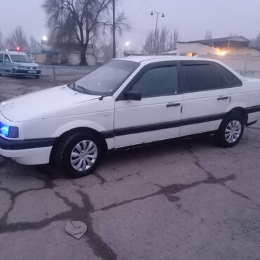 Volkswagen: Volkswagen Passat: 1990 г., 1.8 л, Механика, Газ, Седан