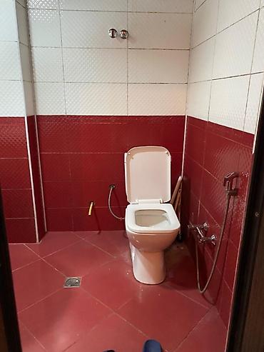 ev alqi satqi agentliyi: Tam təmirli, əşyalı, Qaz, işıq, su vardır. Yolun üstunde yerləşən — 1