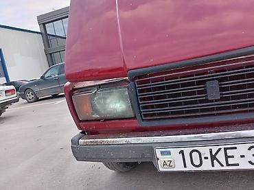 07 qapı: LADA 21 05 qırmızı rəngli sedan avtomobil. 07 YƏ YĞLIB BƏZİ — 1
