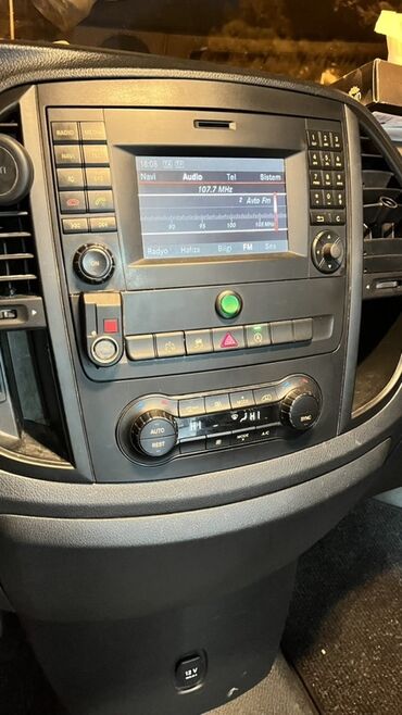 Yük maşınları: Ağ rəngli yük/furqon tipli mikroavtovan Xüsusiyyətlər: - Geniş yan — 4