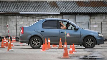 работа листовки: Требуется преподаватель в автошколу по теории. График работы в