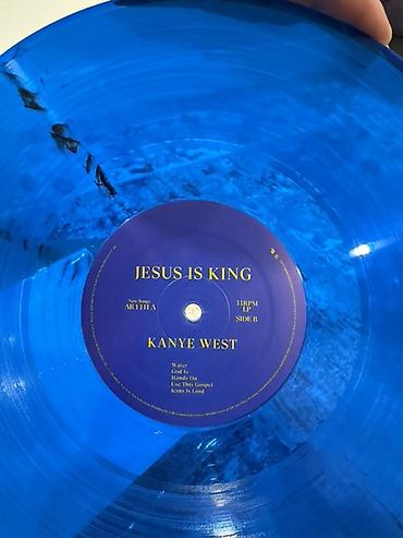 water: Виниловая пластинка Kanye West – “Jesus Is King” — 6