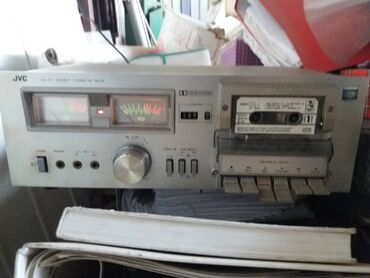 Pojačala i prijemnici: Dek JVC kd-a2; motor vrti kasetu,sijalice svetle;vu netri odu odmah u — 8