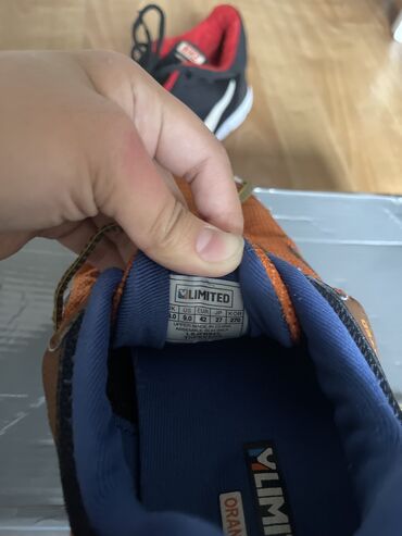 Кроссовки и спортивная обувь: Продается мужская обувь Макостны, кроссовки, ботасы, ботинки дешево at lalafo.kg — 16 Кроссовки и спортивная обувь: Продается мужская обувь Макостны, кроссовки, ботасы, ботинки дешево — 16