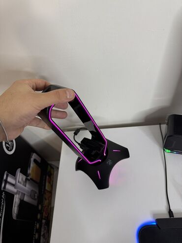Digər kompüter aksesuarları: 2E Gaming Headset Stand 5 reng Sensorludur modları var istediyiniz — 3