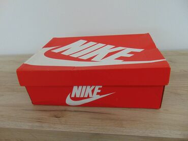 obuca turska: Original Nike Air Max Plus

Broj: 44

Dužina gazišta: 28 cm;