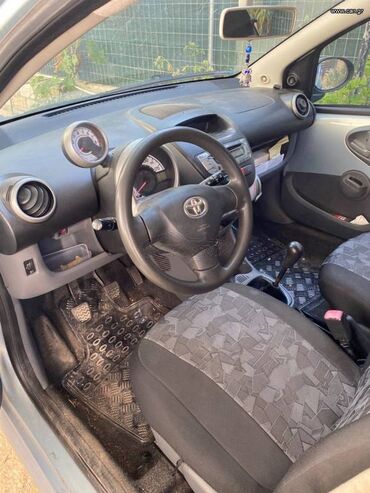 Toyota: Toyota Aygo: 1 l. | 2006 έ. Χάτσμπακ — 4