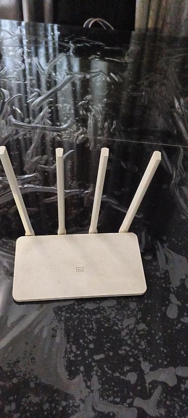 Xiaomi Mi Wi‑Fi router - Model: Xiaomi Mi Router (4 antenalı versiya)