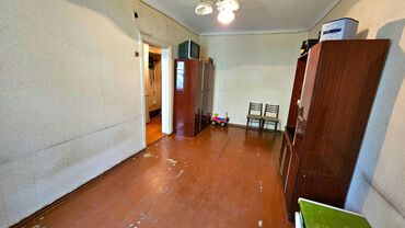 Продажа квартир: 1 комната, 28 м², Сталинка, 1 этаж, Старый ремонт