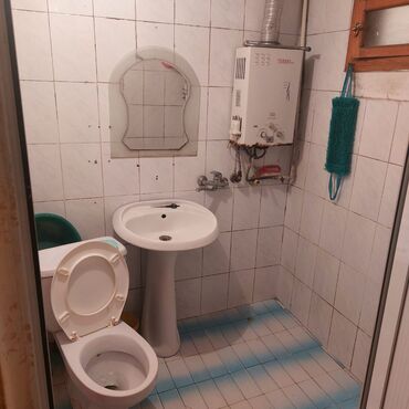 Uzunmüddətli kirayə mənzillər: Bileceride ploşada yaxin 300 nömreli mektebe yaxin 5/1 mertebesinde 2 — 11