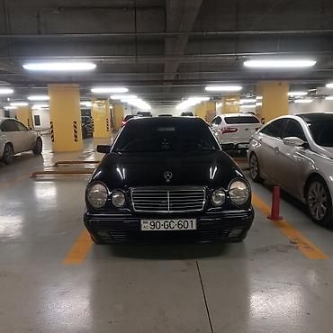 Mercedes-Benz: Mercedes-Benz E-Class: 3.2 l | 2000 il Sedan — 3