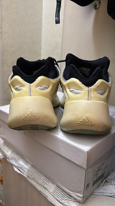 yeezy foam runner: Кроссовки Adidas Yeezy 700 V3 “Fade Salt” — 2