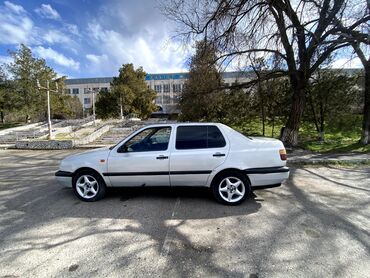 Volkswagen: Volkswagen Vento: 1992 г., 1.8 л, Механика, Газ, Седан