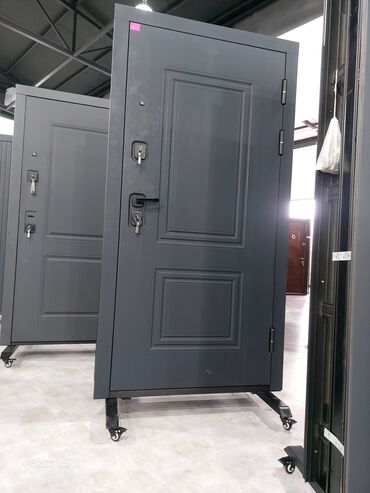 Giriş qapıları: Dəmir giriş qapıları – müasir dizayn və gücləndirilmiş təhlükəsizlik — 43