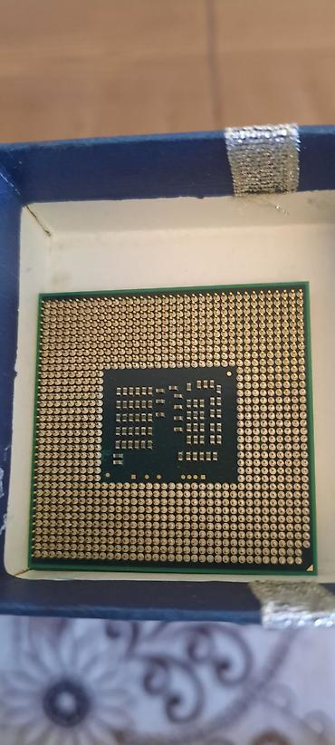 Noutbuk komponentləri: Intel Core i5-460M prosessor (mobil, PGA988/Socket G1) - Nüvələr: 2 — 1