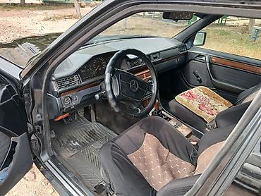 300 000: Mercedes-Benz E-Class: 1991 г., 2.2 л, Механика, Бензин, Седан — 6