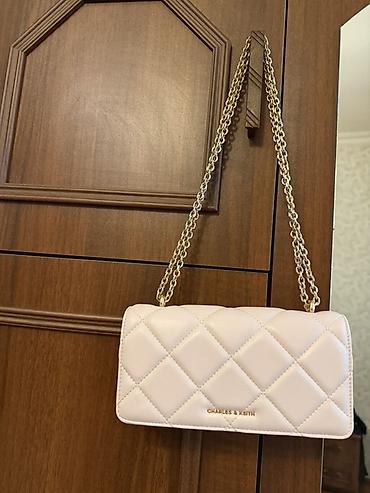 charles keith: Çiyin çantası, Charles & Keith, Yeni — 1