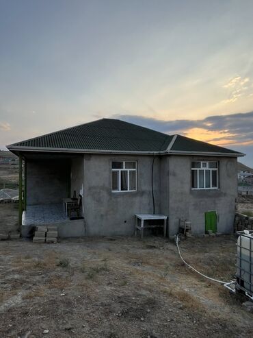 Şarj cihazları: 1 mərtəbəli həyət evi - Beton konstruksiyalı, dördslop dam örtüklü