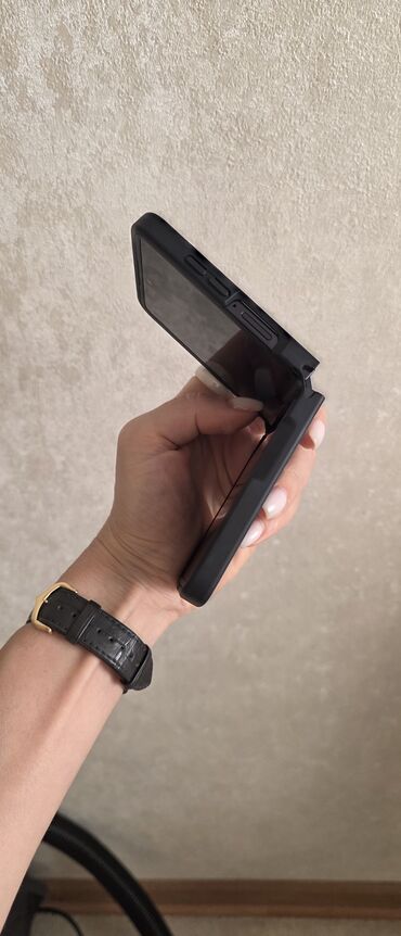 Samsung: Samsung Galaxy Z Flip7, rəng - Qara, İki sim kartlı — 5