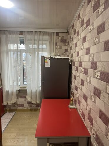 Köhnə tikili: Gəncə şəhəri Heydər Əliyev prospekti 32 nömrəli orta məktəbin qarşısı -da lalafo.az — 14 Köhnə tikili: Gəncə şəhəri Heydər Əliyev prospekti 32 nömrəli orta məktəbin qarşısı — 14