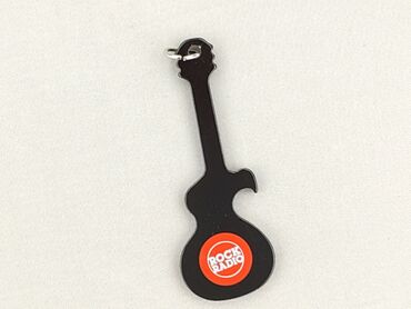 Czarny breloczek w kształcie gitary z logo Rock Radio. Używany, ale w