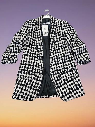 satom: Ženski blazer sa printom – crno-beli Univerzalna vel - Model: dugi — 1