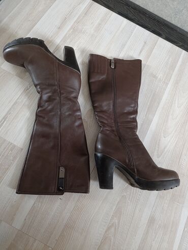 Сапоги: Продаю Сапоги женские демисезонные, размер 35-36 на узкую ногу кожа at lalafo.kg — 8 Сапоги: Продаю Сапоги женские демисезонные, размер 35-36 на узкую ногу кожа — 8