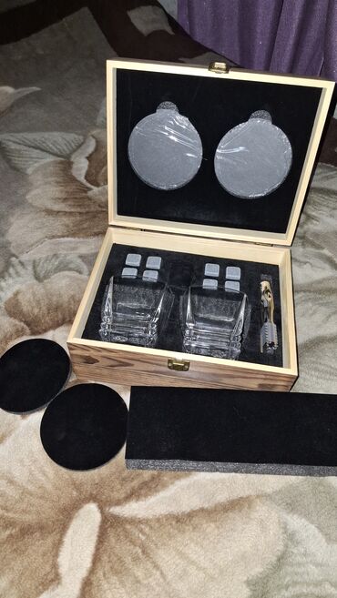 набор для виски: Продаю обсолютно новый набор для виски, подарили а мне не нужен. В
