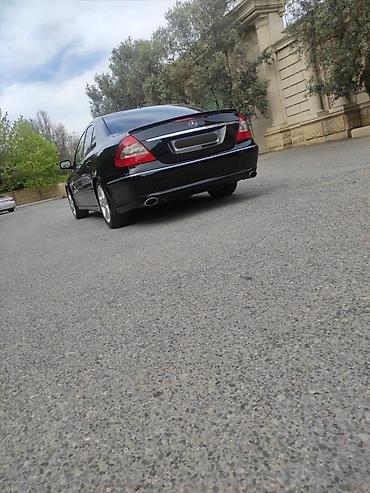 Mercedes-Benz: Mercedes-Benz E-Class (W211) sedan - Korpus: qara rəng, 4 qapı, xrom — 5