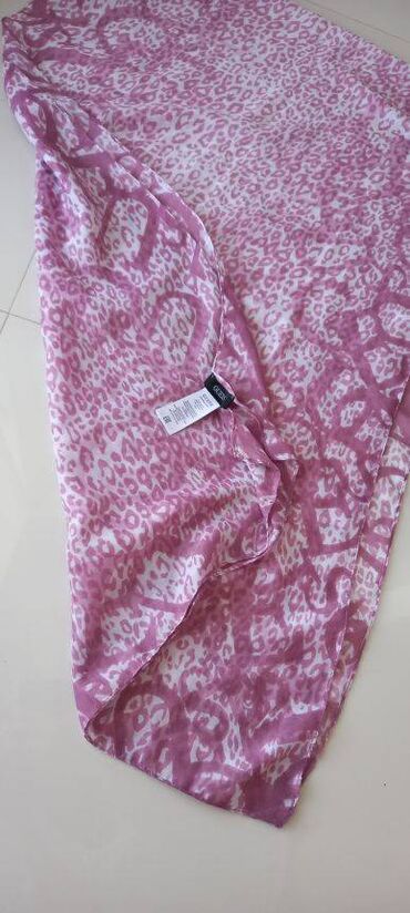 pamucne marame za glavu: Original Guess ešarpa/marama leopard roze boje. Tanak, lagani