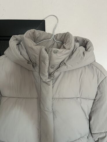 Kurtkalar: ZARA kurtka. Ekru reng s razmer (m razmere de olur) Su ve külek — 20