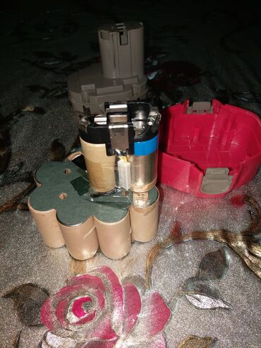 Шуруповерты: Продам оптом 2 старых моделей б/у шуруповёртов, они рабочие только у — 18