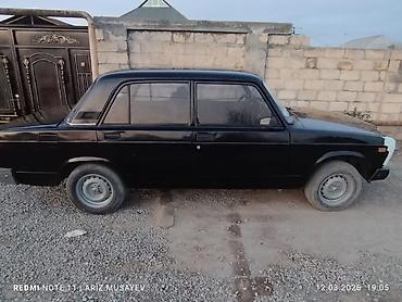 niva satılır: VAZ 2107
ili 1992
rəng qara 
karopka 4 
 mayor 06 
barter var — 4