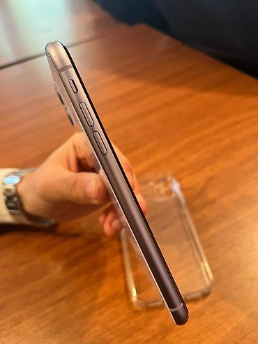 ayfon 17 pro: IPhone 11, Face ID — 1