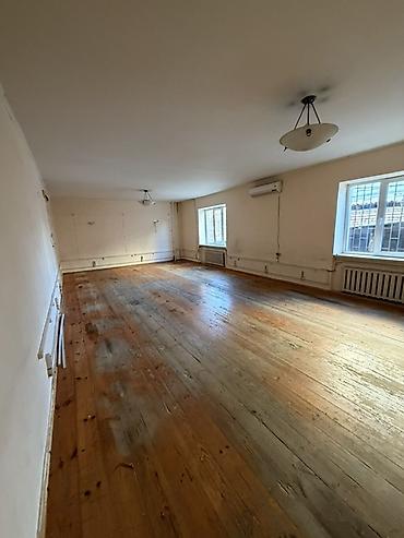 Аренда другой коммерческой недвижимости: Сдаю в аренду два дома под бизнес: 850 м2 и 150 м2, двухэтажный — 6