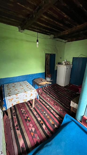 Həyət evləri və villaların satışı: 4 otaqlı, 12 kv. m, Orta təmir — 12