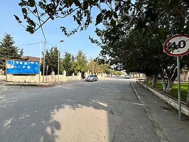 torpaq baki: Abşeron rayonu, Görədil qəsəbəsi, məktəbə və avtobus dayanacağına 5 — 5