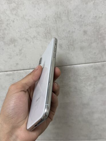 Apple iPhone: IPhone X, 64 GB, Ağ, Qırıq, Simsiz şarj