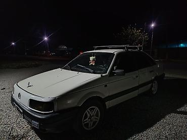 ижара авто: Volkswagen Passat: 1991 г., 1.8 л, Кол менен иштөөчү, Бензин, Седан — 3