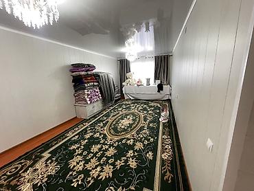 Продажа коттеджей и домов: Срочно продаю дом в Караколе По улице Акыйкат Хоз постройка имеется — 10