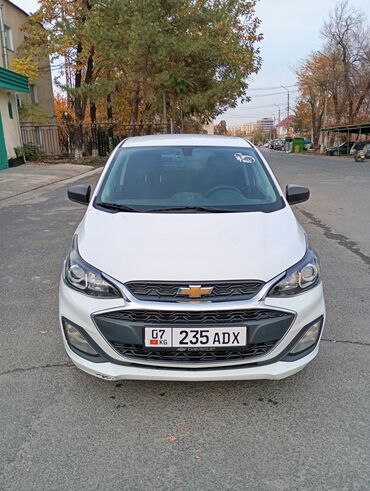 машина в росрочку: Chevrolet Spark: 2020 г., 1 л, Вариатор, Бензин, Хетчбек